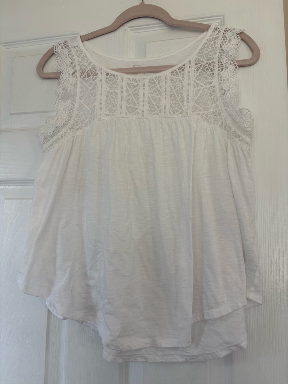 GAP White Lace Yoke Sleeveless Camisole